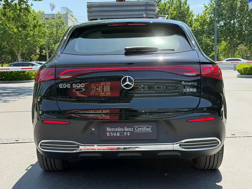 Mercedes-Benz EQE SUV 2026