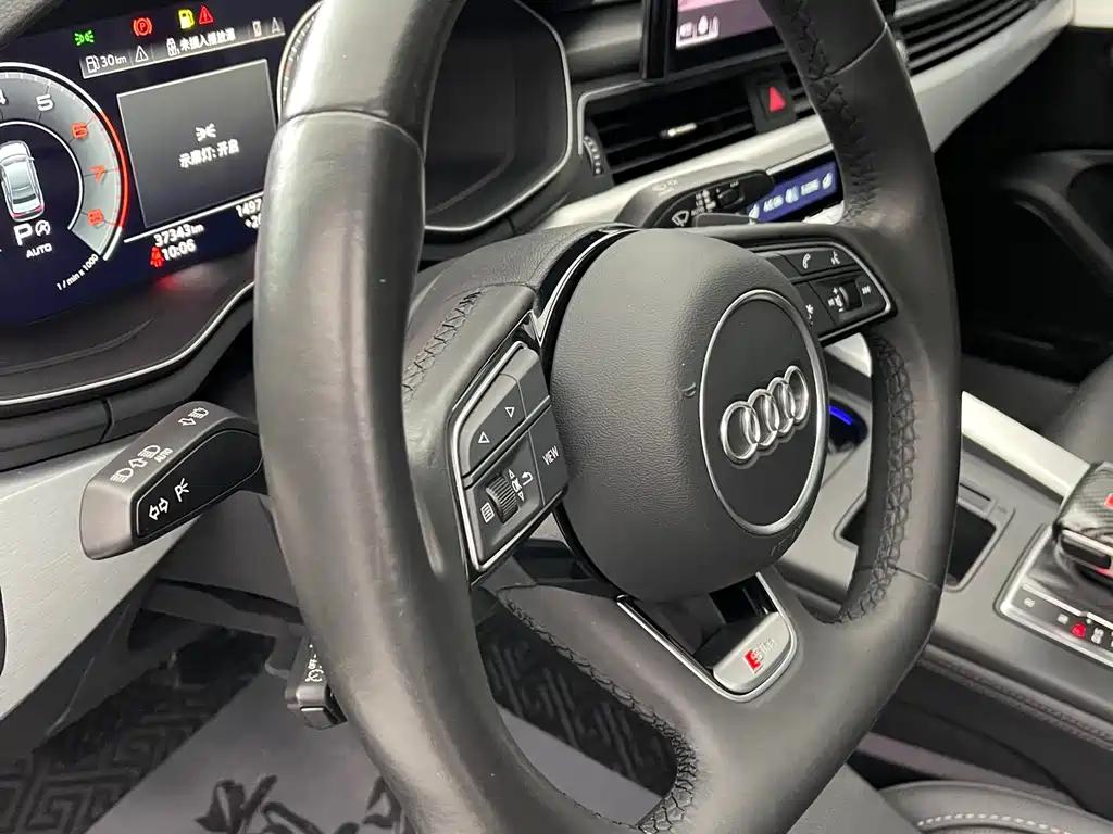 Audi A4L 2022 — фото 19