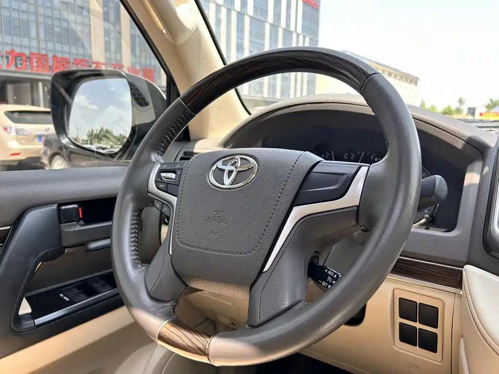 Toyota Land Cruiser 2020 — фото 4