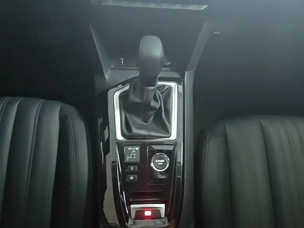 Peugeot 408 2025 — фото 14
