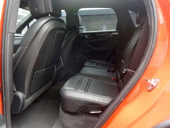 Porsche Cayenne 2021