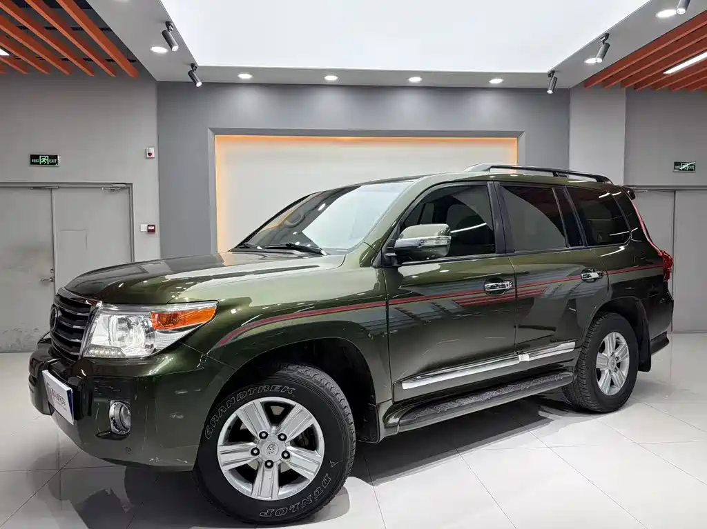 Toyota Land Cruiser 2013 — фото 2