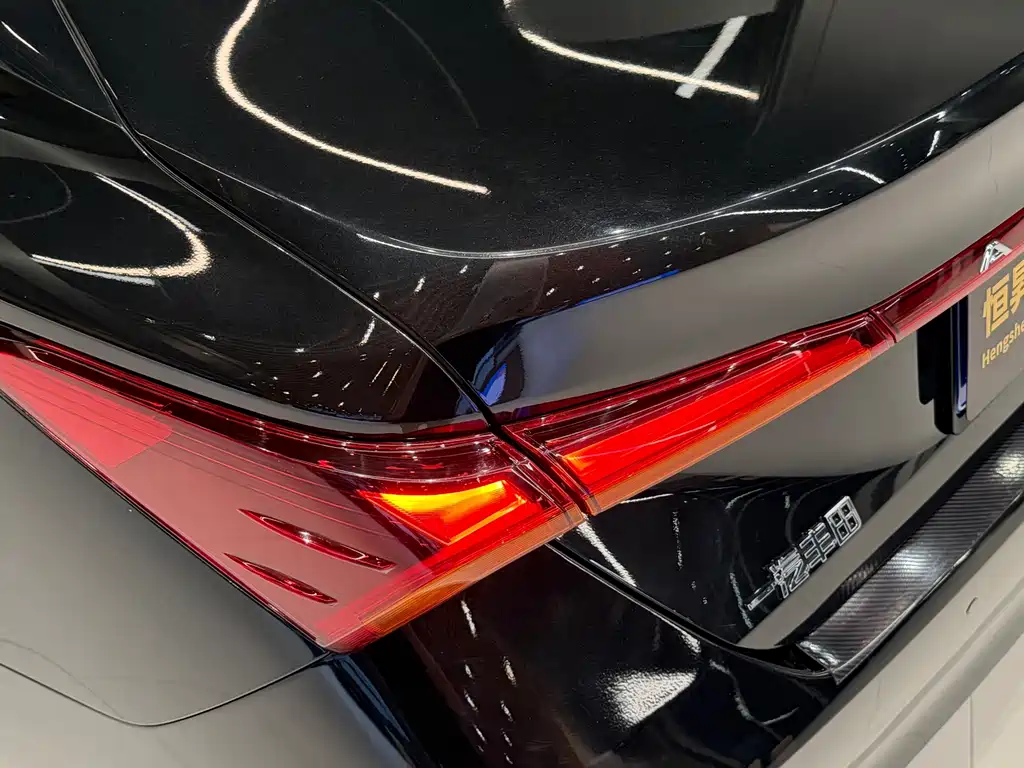 Toyota Avalon 2023 — фото 13