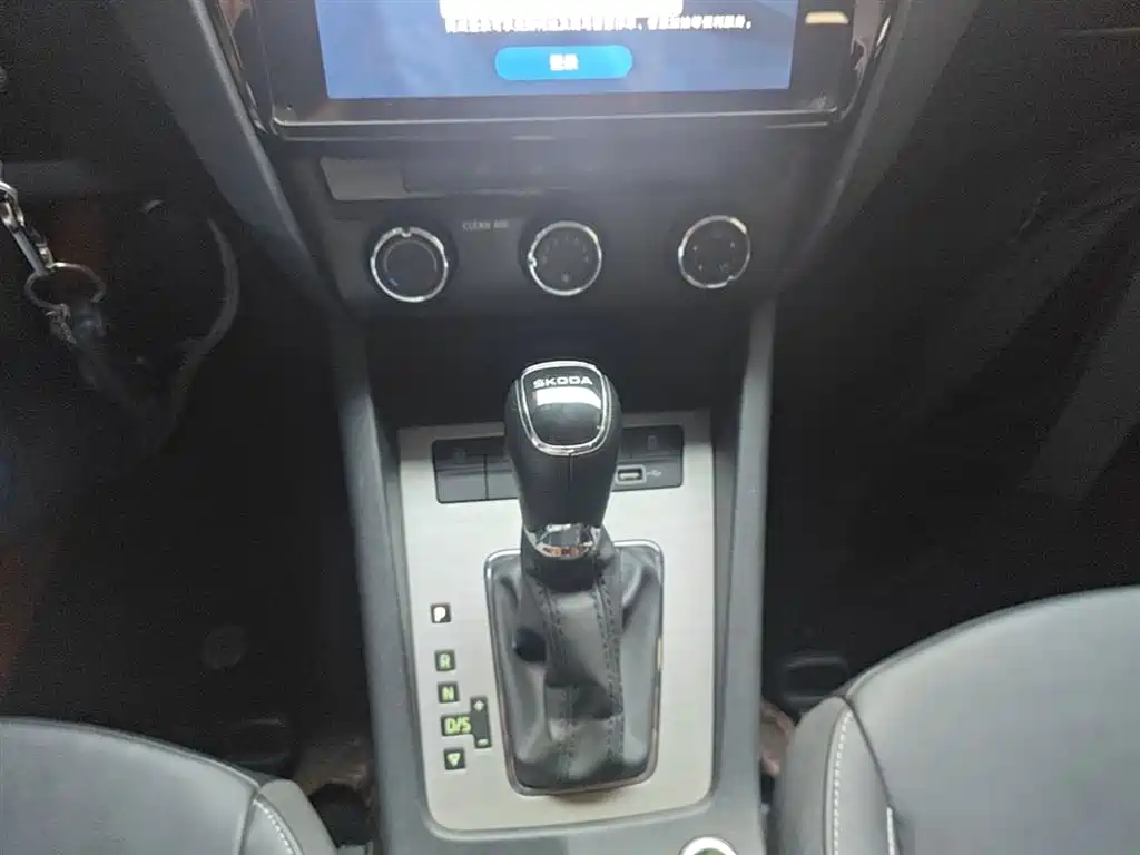 Skoda Octavia 2022 — фото 14