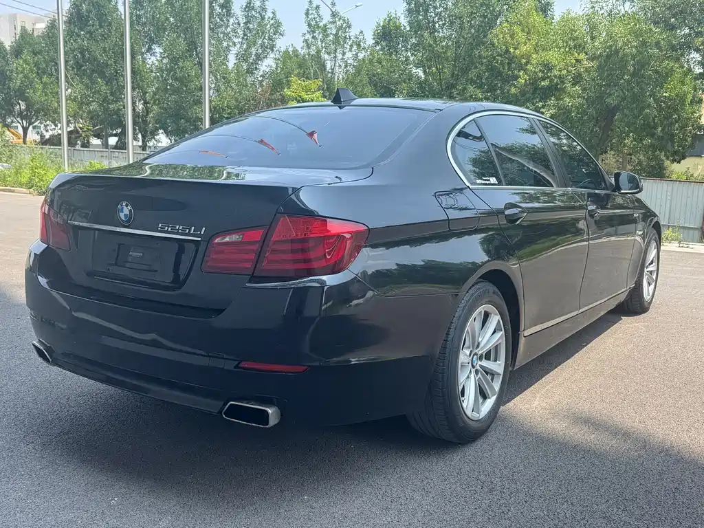 BMW 5 Series 2011