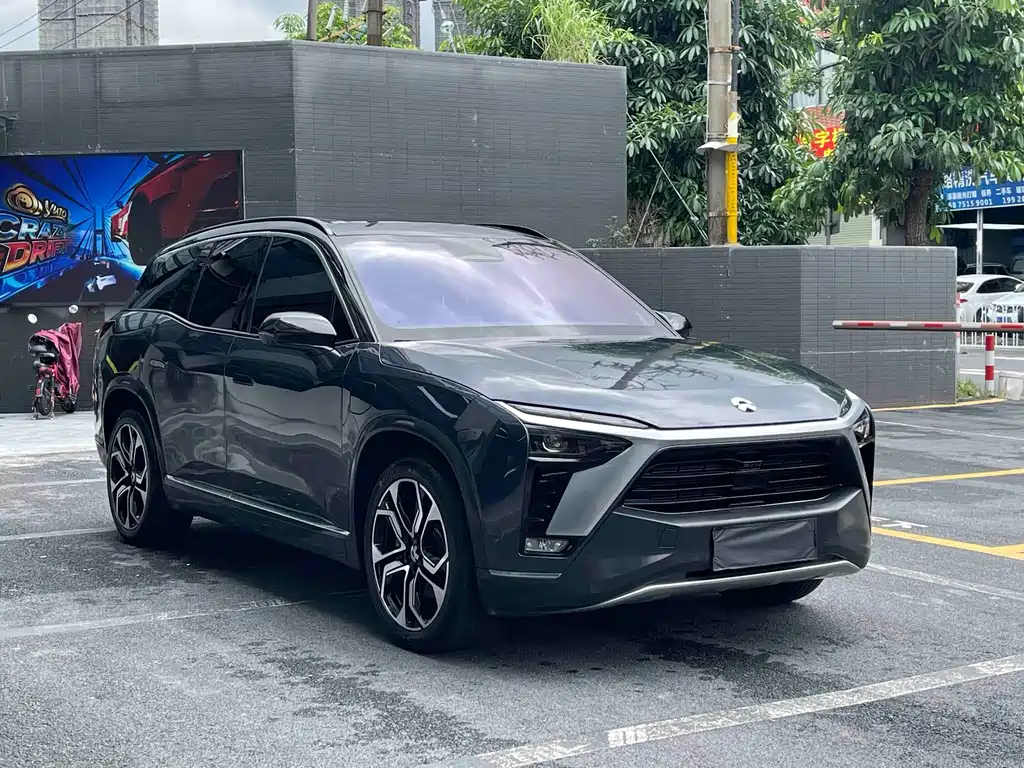 NIO ES8 2021