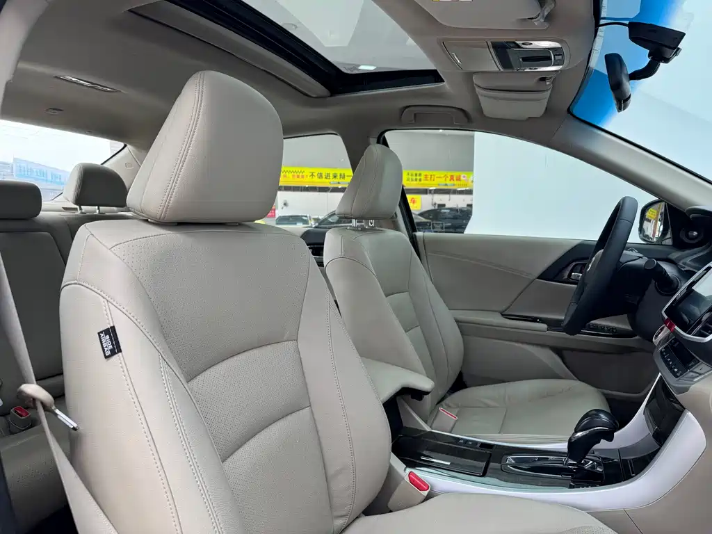 Honda Accord 2015 — фото 14