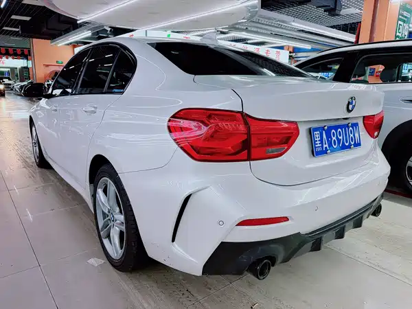 BMW 1 Series 2021