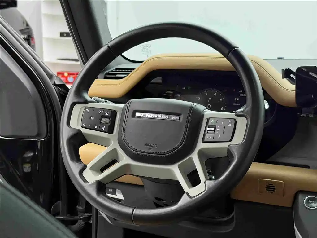 Land Rover Defender 2024 — фото 13