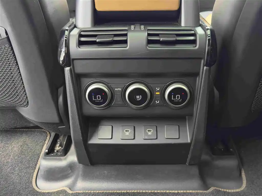 Land Rover Defender 2024 — фото 14