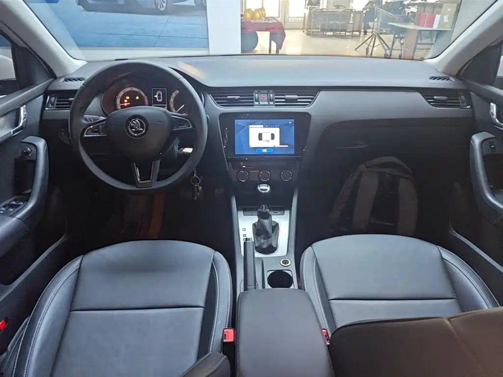 Skoda Octavia 2022 — фото 10