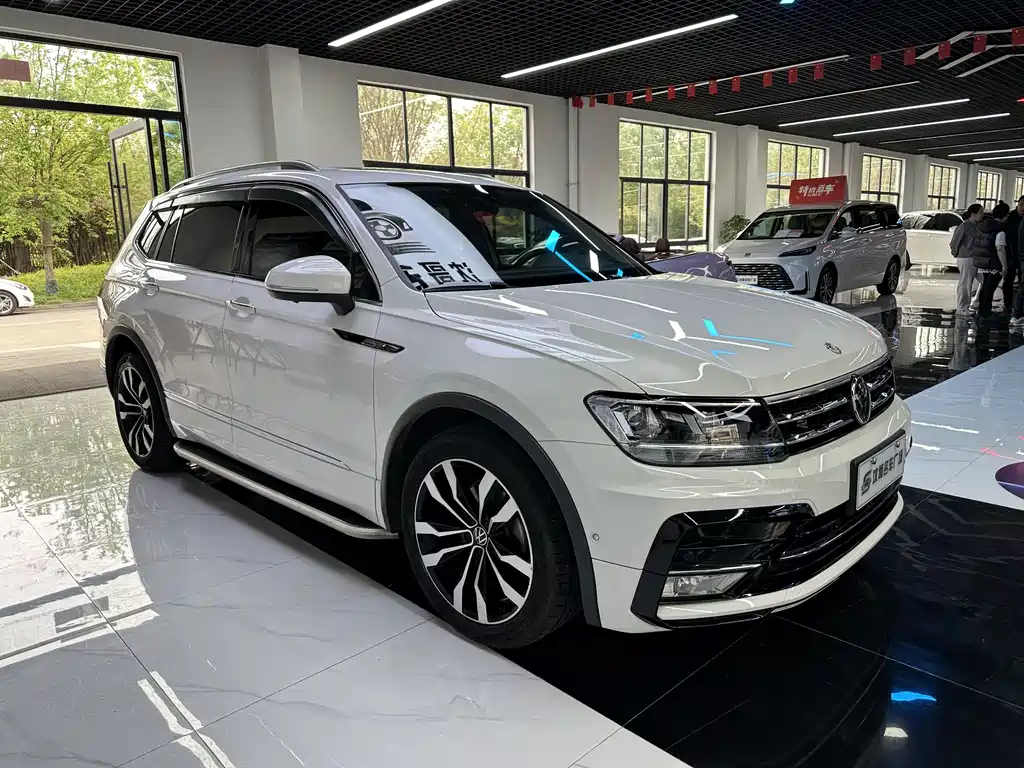 Volkswagen Tiguan L 2021 — фото 3