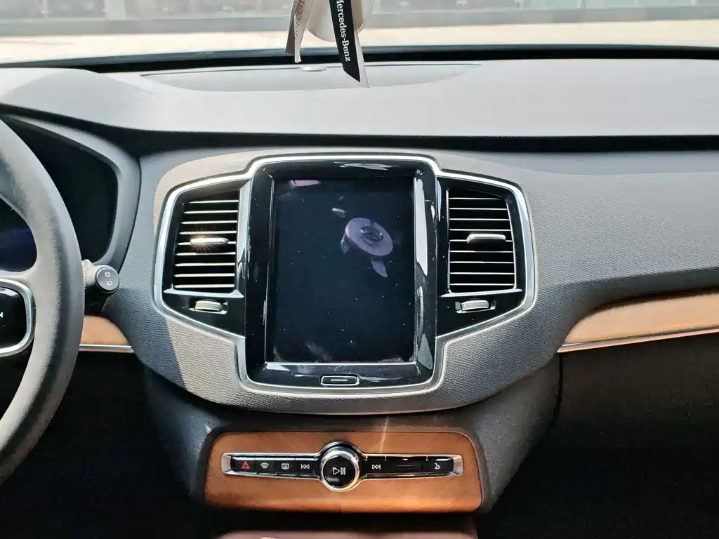Volvo XC90 2024 — фото 10