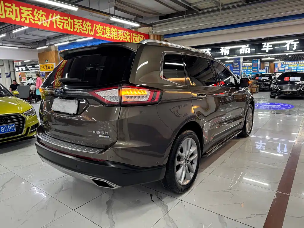 Ford Edge 2016 — фото 11