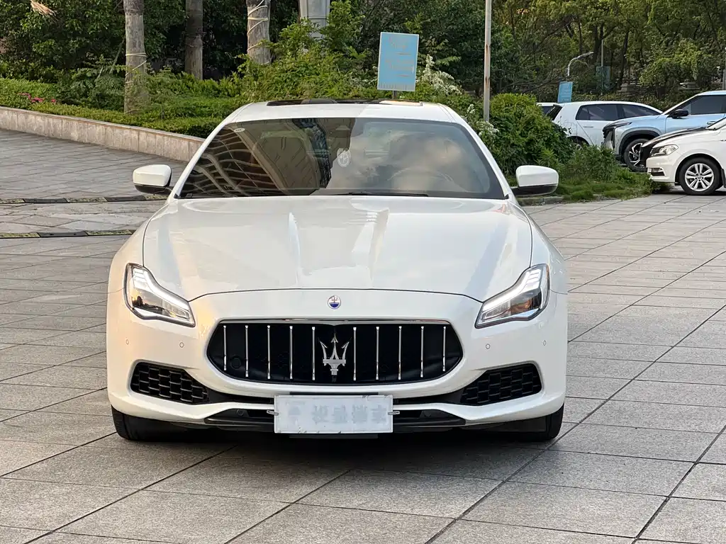 Maserati Quattroporte 2019 — фото 2
