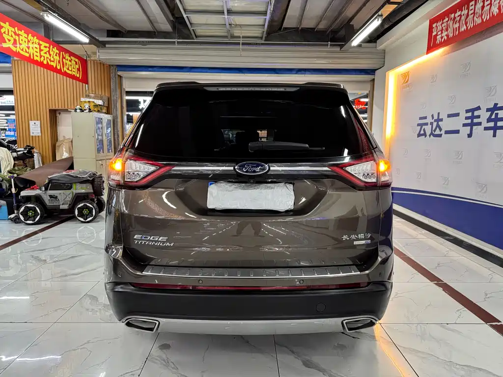 Ford Edge 2016 — фото 10