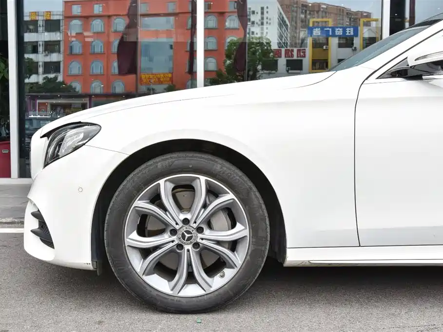Mercedes-Benz E-Class 2020 — фото 13