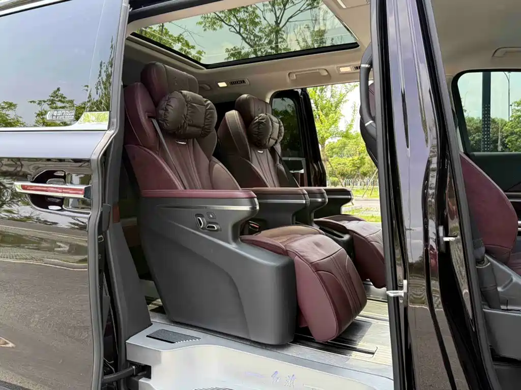 Hongqi HQ9 2023