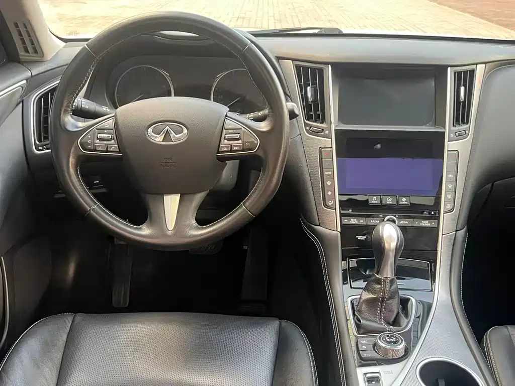Infiniti Q50L 2015 — фото 14