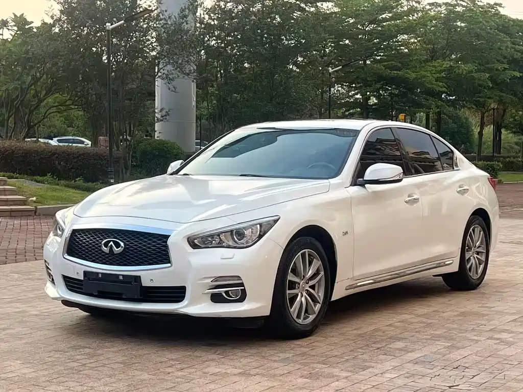 Infiniti Q50L 2015 — фото 1