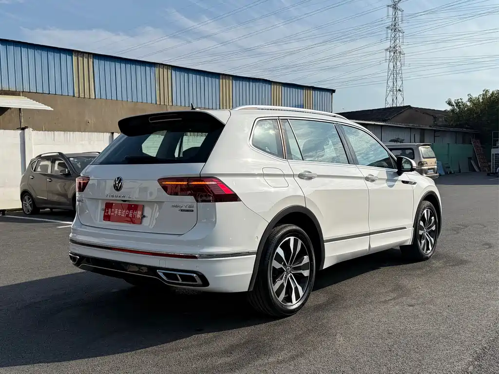 Volkswagen Tiguan L 2022 — фото 17