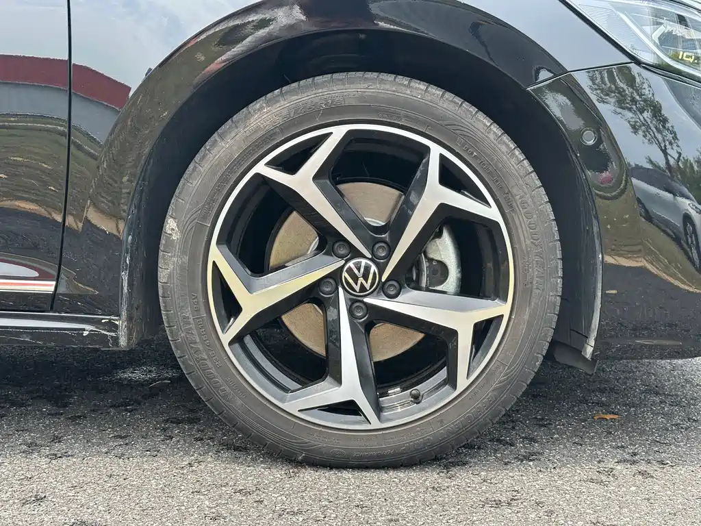 Volkswagen Passat 2023 — фото 17