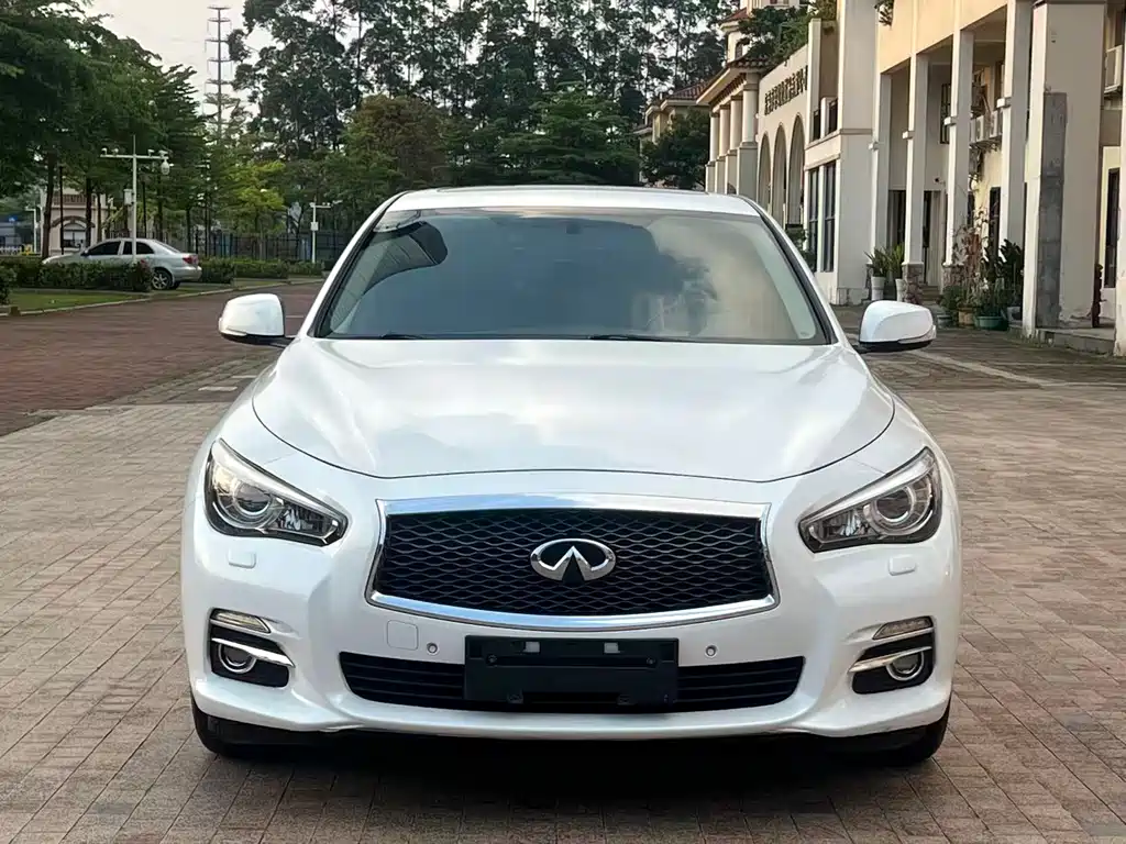 Infiniti Q50L 2015 — фото 2