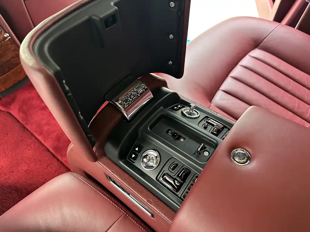 Rolls-Royce Phantom 2013 — фото 13