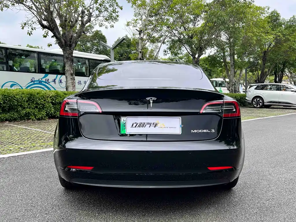 Tesla Model 3 2023 — фото 14