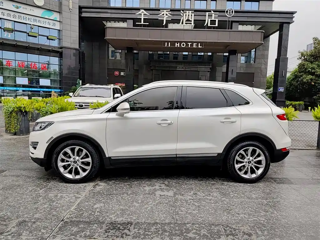 Lincoln MKC 2017 — фото 3