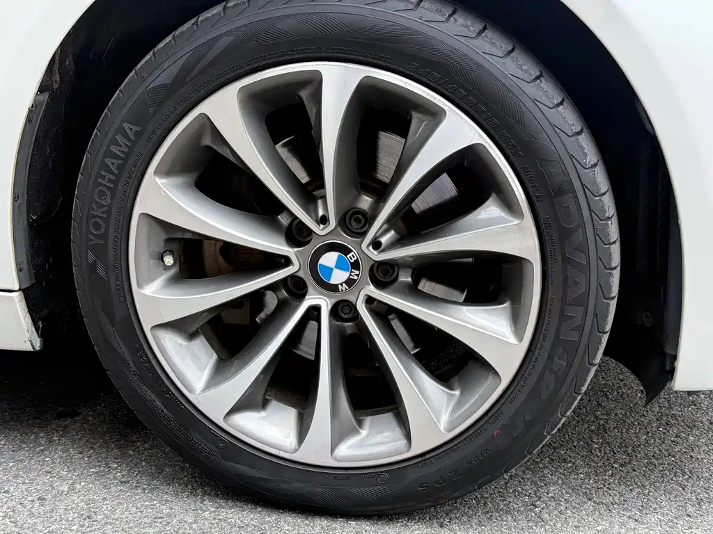 BMW 5 Series 2013 — фото 10
