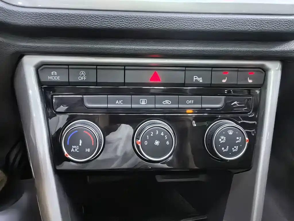 Volkswagen T-Roc 2022 — фото 18