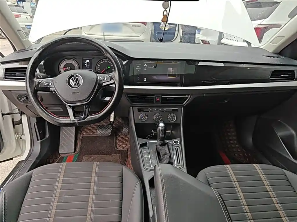 Volkswagen Lavida 2020 — фото 10