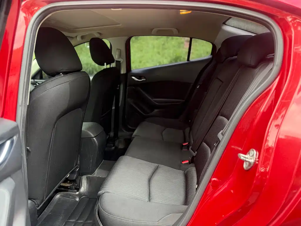 Mazda 3 Axela 2015 — фото 10