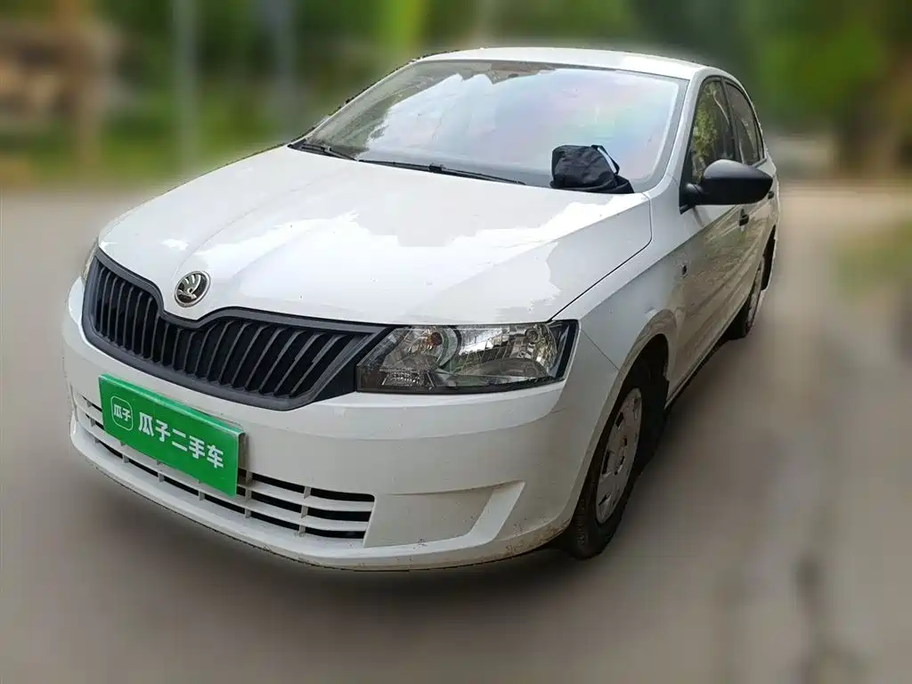 Skoda Rapid 2017 — фото 2