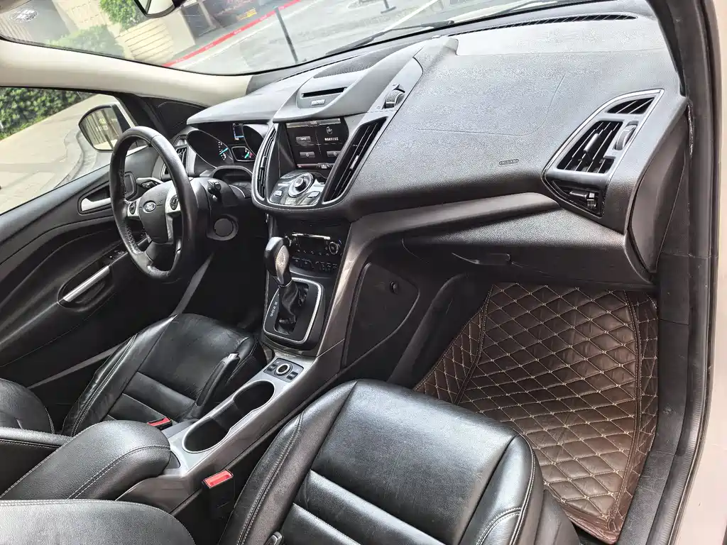 Ford Kuga 2016 — фото 10