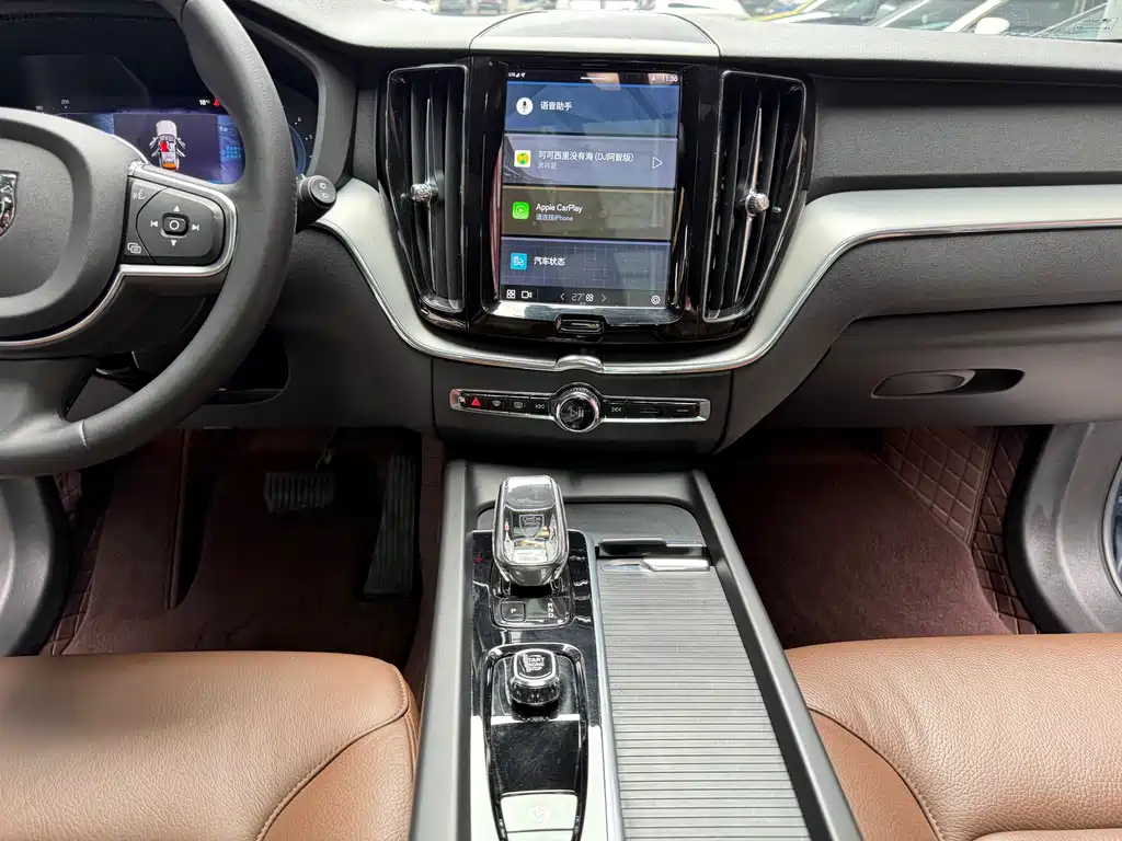Volvo XC60 2022 — фото 15