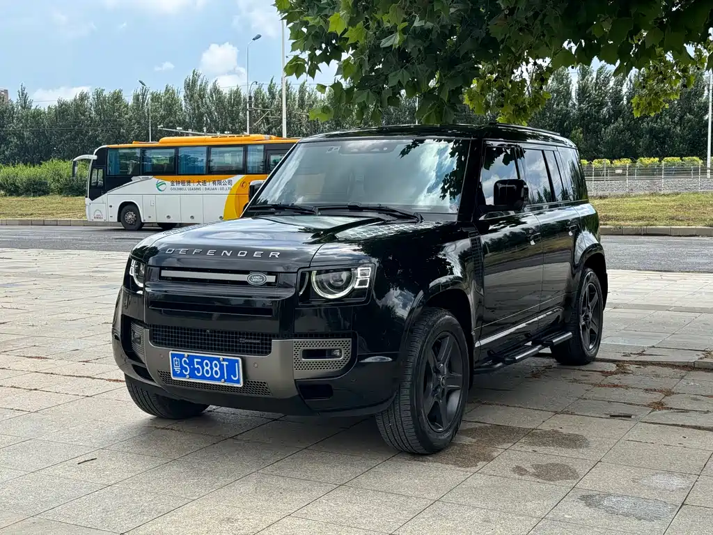 Land Rover Defender 2022