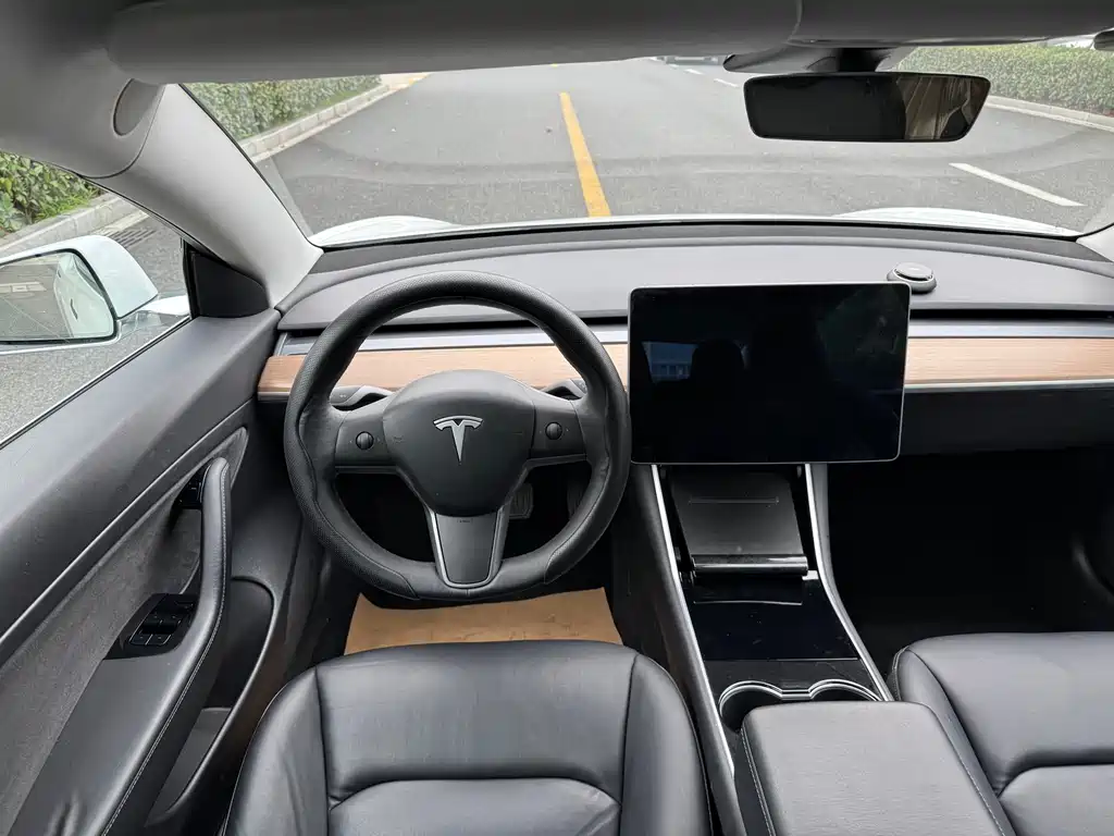 Tesla Model 3 2019 — фото 13