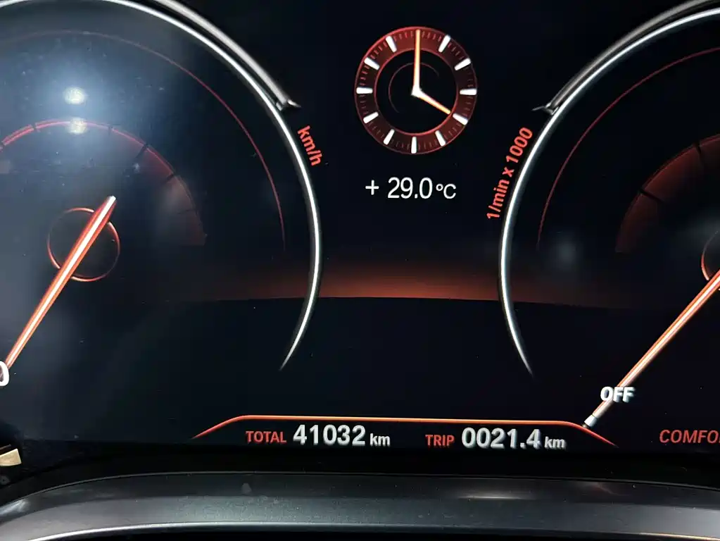 BMW 7 Series 2017 — фото 12