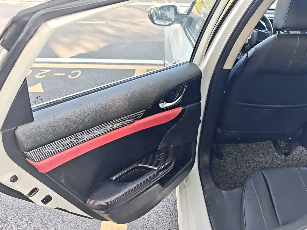 Honda Civic 2020 — фото 14