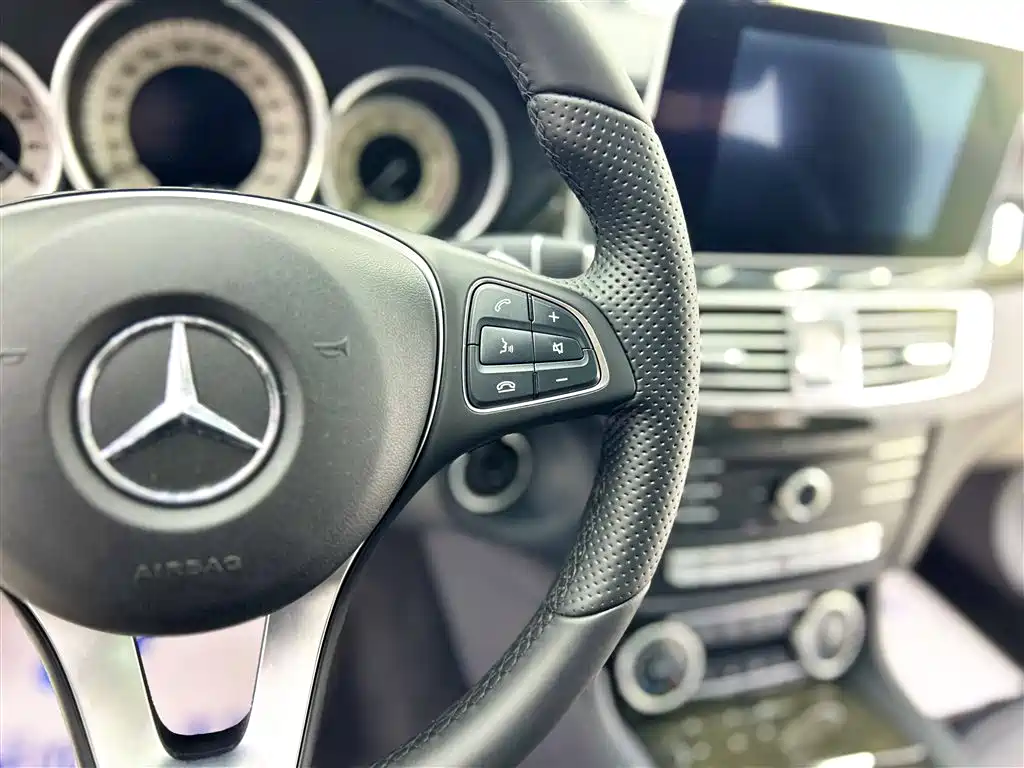 Mercedes-Benz CLS 2015 — фото 12