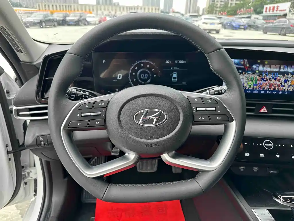 Hyundai Elantra 2023 — фото 14