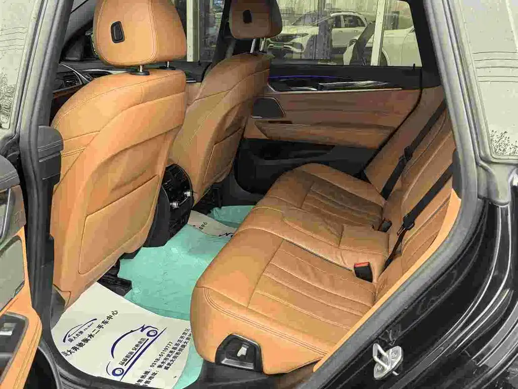 BMW 6 Series GT 2023 — фото 13