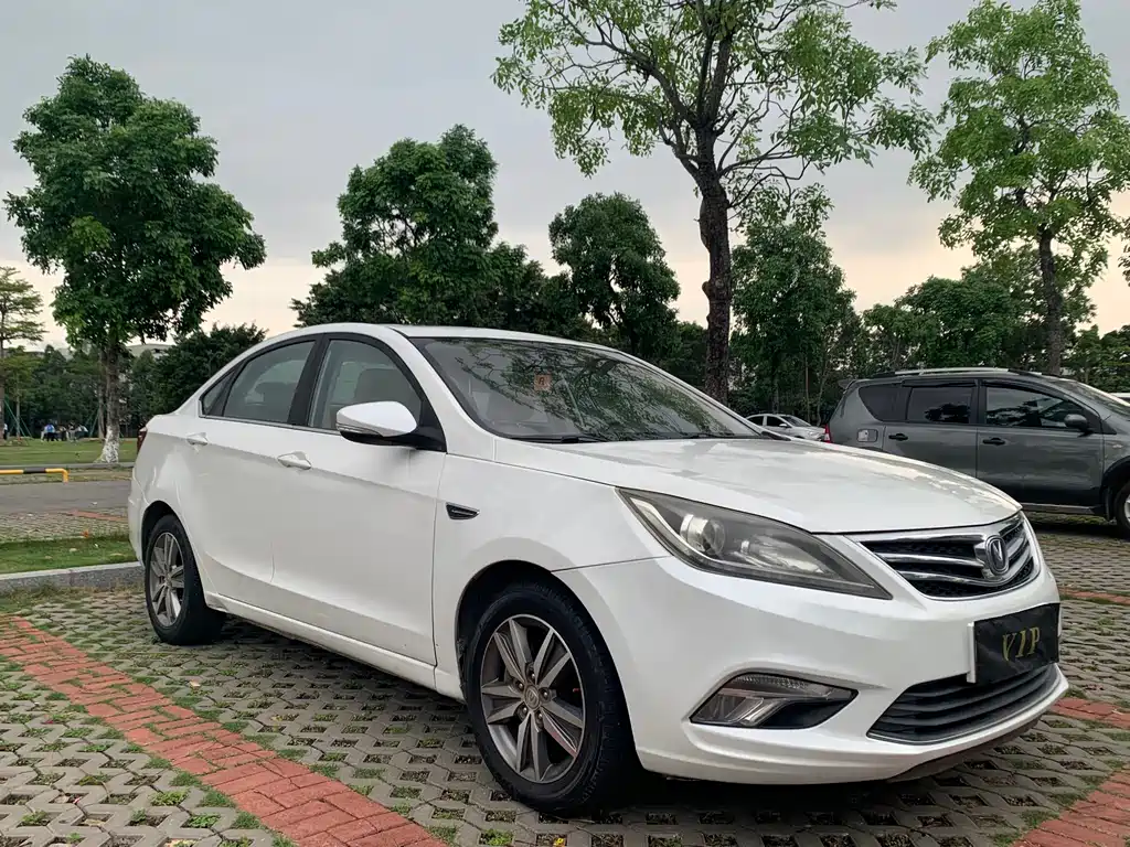 Changan Eado 2017 — фото 3