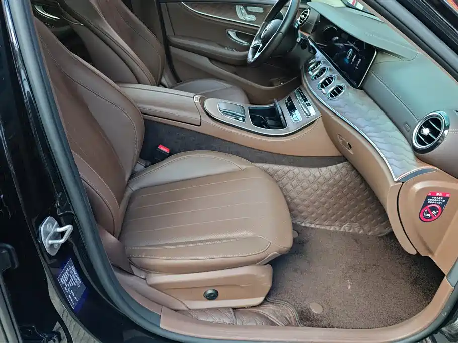 Mercedes-Benz E-Class 2023 — фото 8