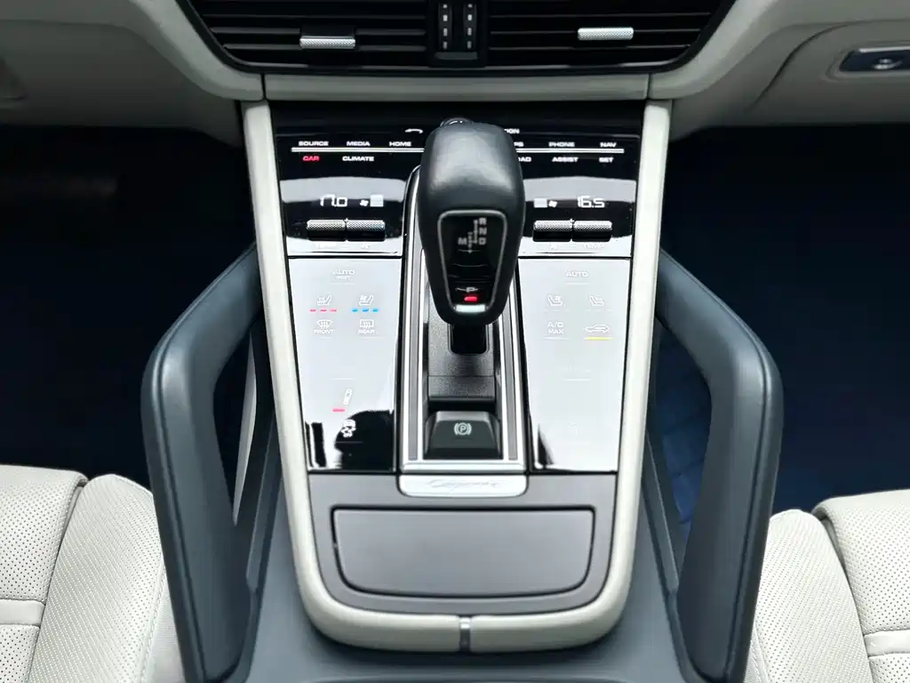 Porsche Cayenne 2022 — фото 15