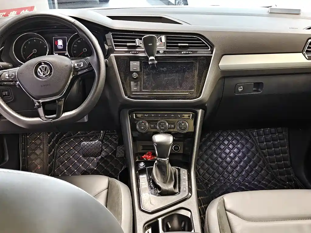Volkswagen Tiguan L 2019 — фото 10