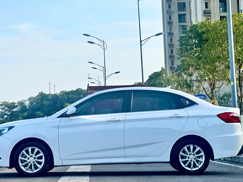 Changan V7 2015 — фото 4