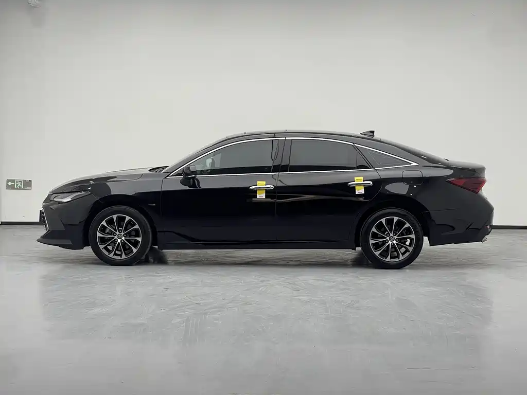 Toyota Avalon 2023 — фото 19